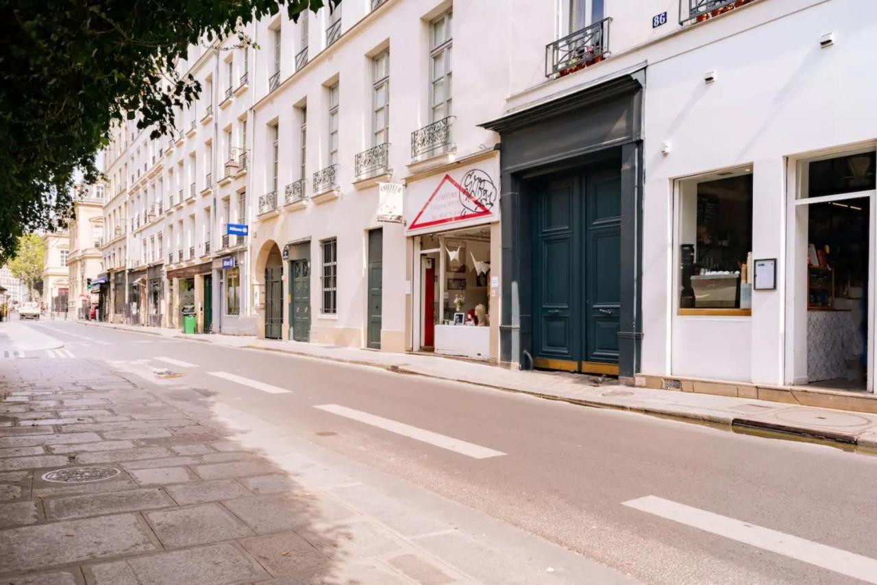 Unique And Bright Studio In Paris