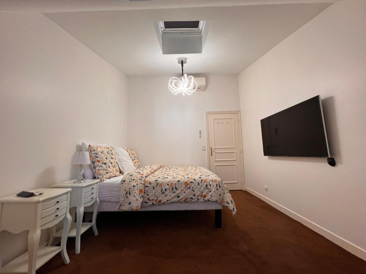 Champs-elysees - Hala Apartamento Paris
