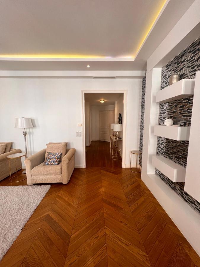 Champs-elysees - Hala Apartamento Paris