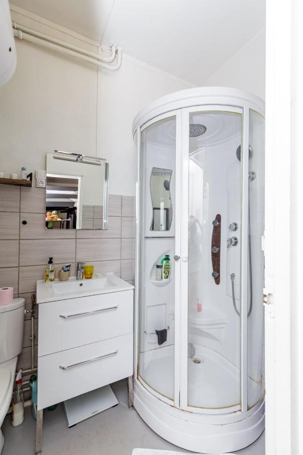 Equipped Studio Near The Montparnasse Tower Apartment Paris