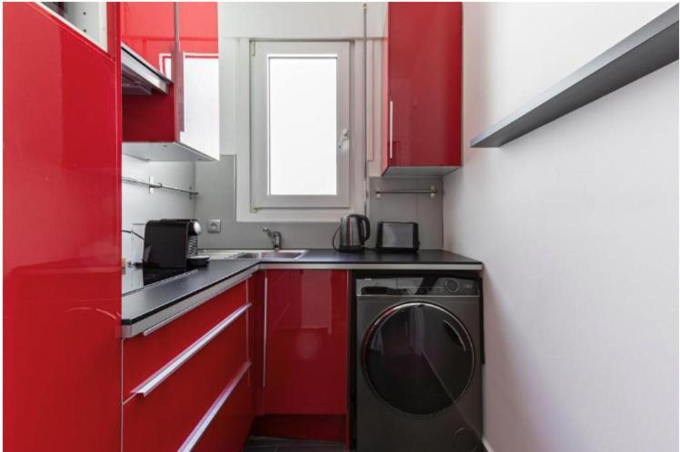Apartment 26 Montaigne/place De L'alma : Beautiful 4p *