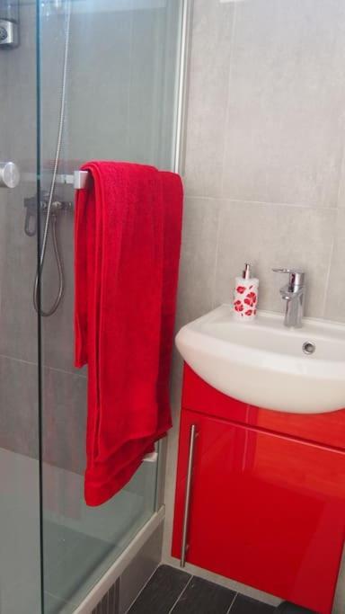 Le 105 Bis Eiffel Bed & Breakfast *