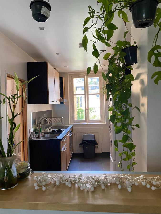 Grand F2 Vue Sur La Maison De Georges Brassens Paris