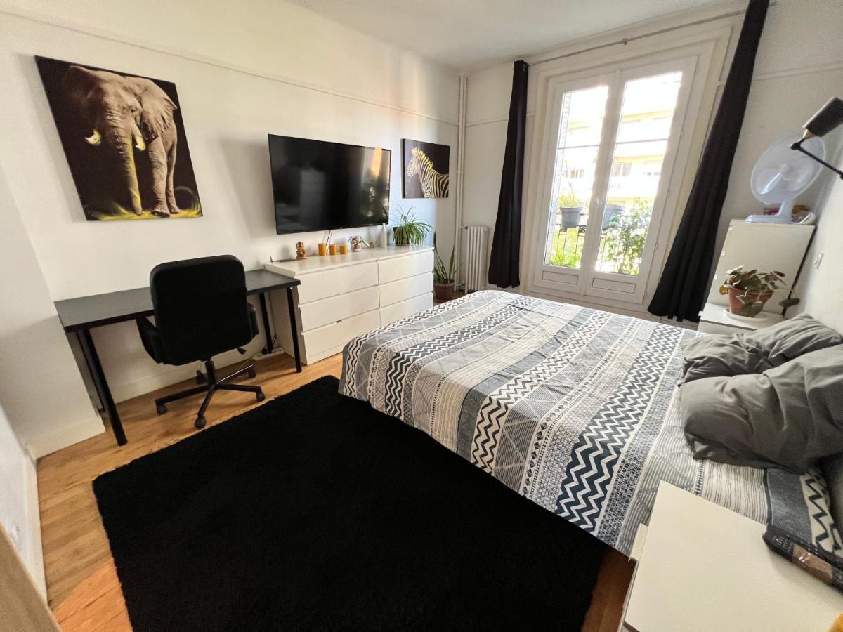Apartment Grand F2 Vue Sur La Maison De Georges Brassens Paris