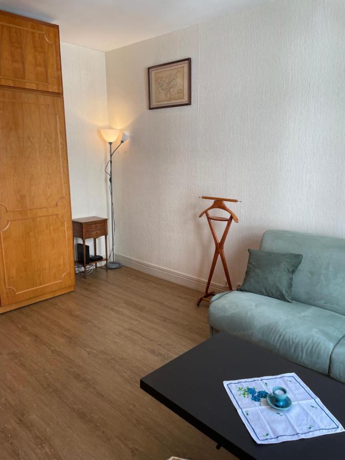 Apartment Cosy & Charming Studio, Typically Parisian