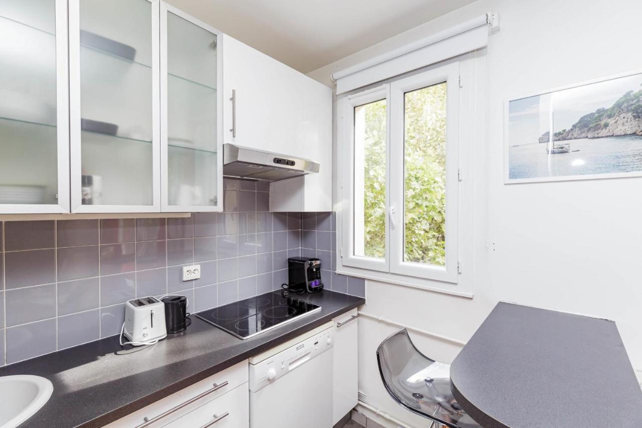 Apartment A Cosy Nest With A Balcony Near The Seine
