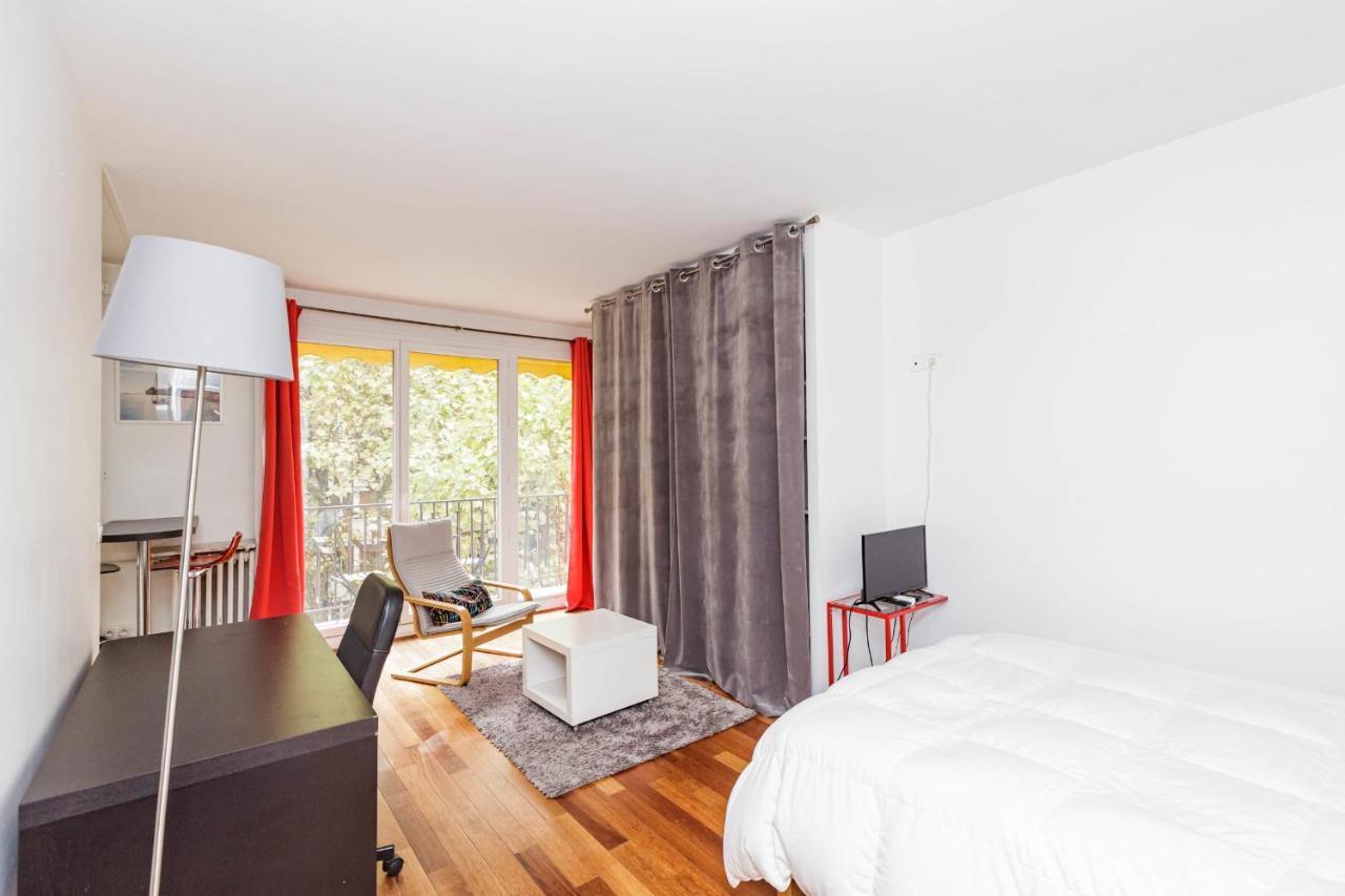 A Cosy Nest With A Balcony Near The Seine * Paris