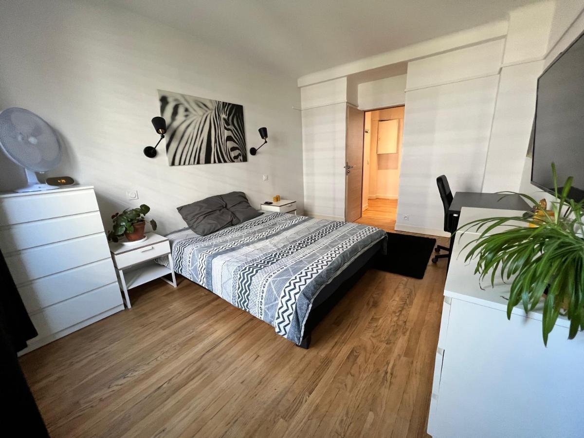 Apartment Grand F2 Vue Sur La Maison De Georges Brassens Paris