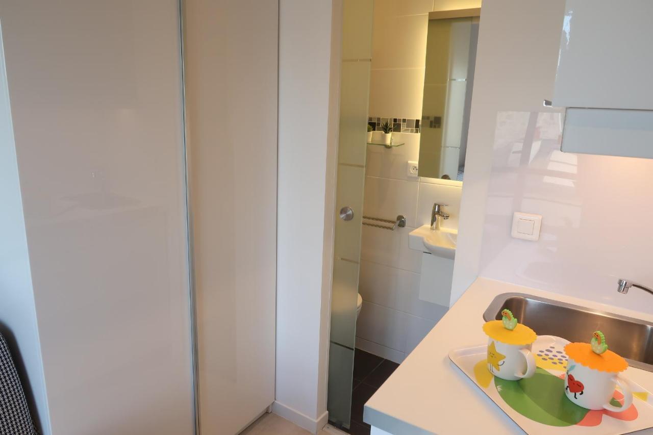 Parisian Cozy Studio: Batignolles Charm Near Landmarks Apartment Paris