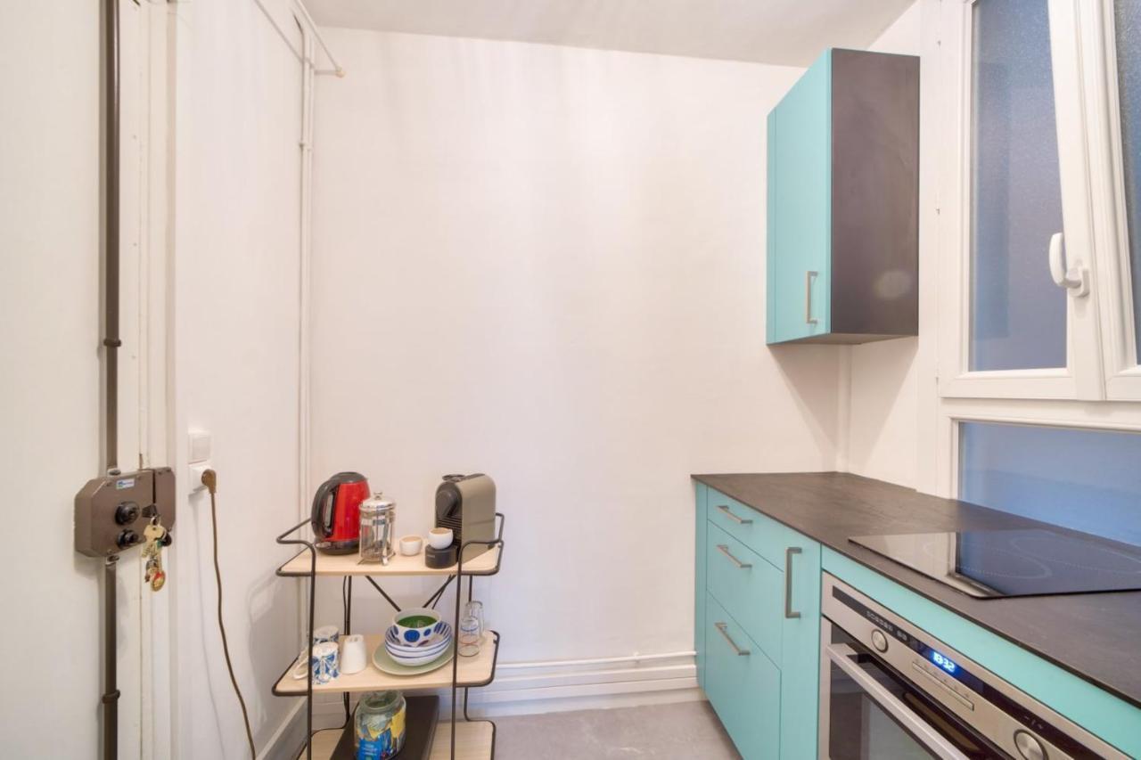 Bright For 4 People In Batignolles Paris