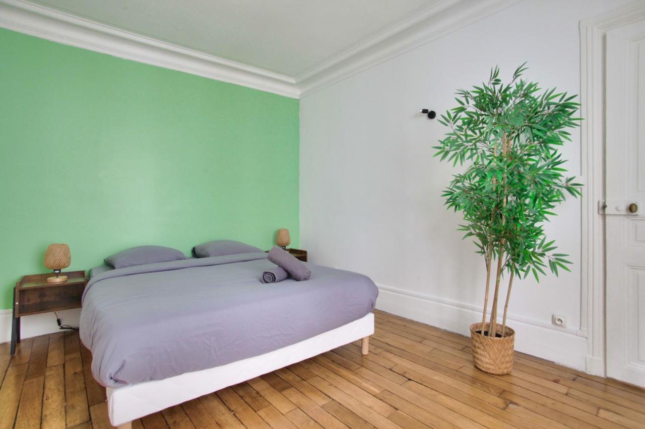 Luxurious 1 Bedroom Notre Dame De Monge Free Netflix