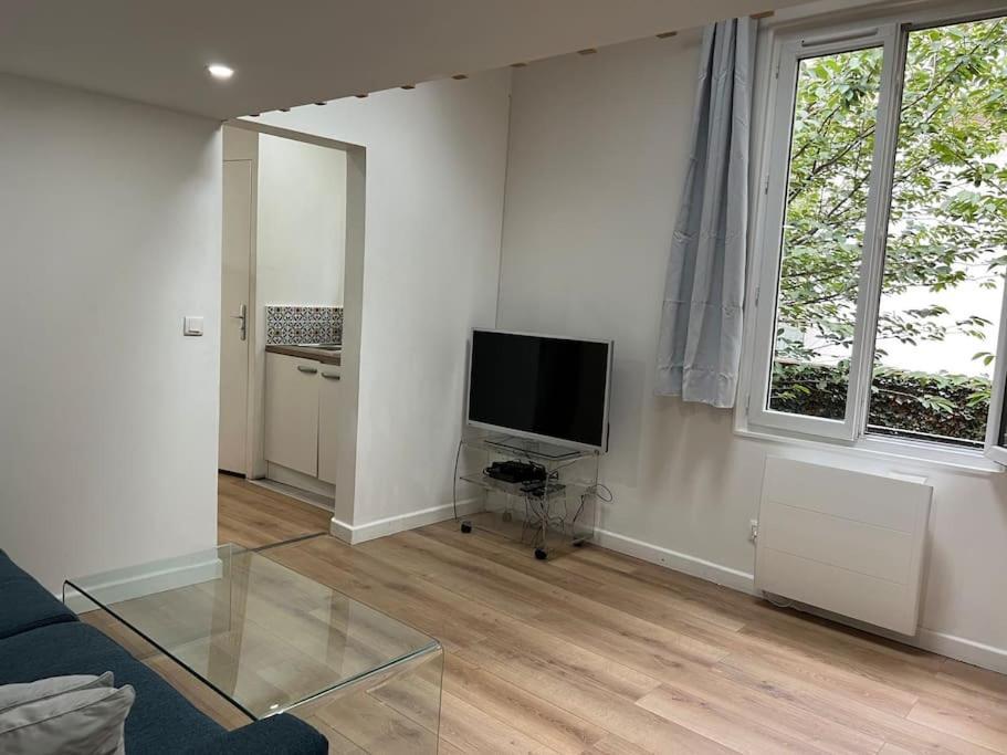 : Charmant 2 Pieces Au Calme Apartment Paris