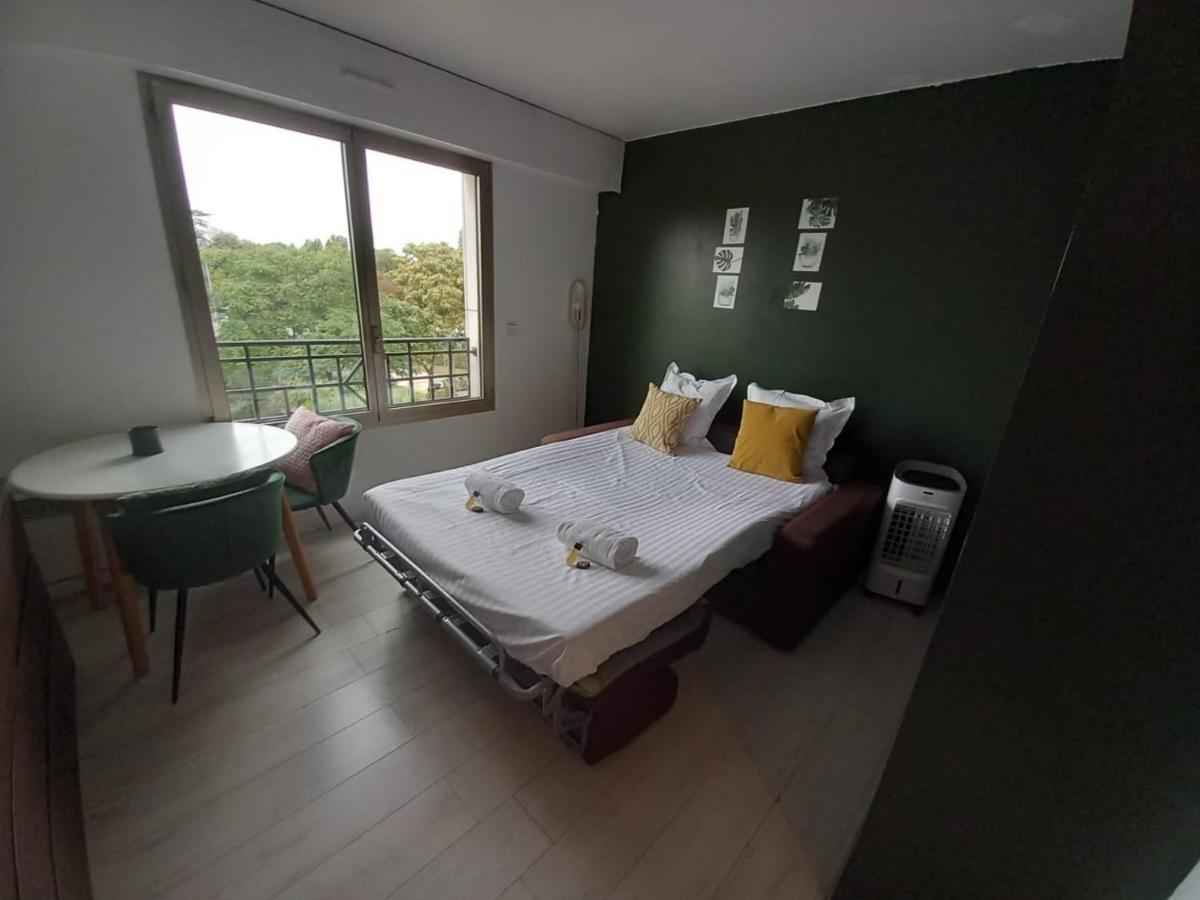Apparemment Chaleureux Au 16 Eme Arrondissement De A 10 Min Dz La Tour Eiffel *