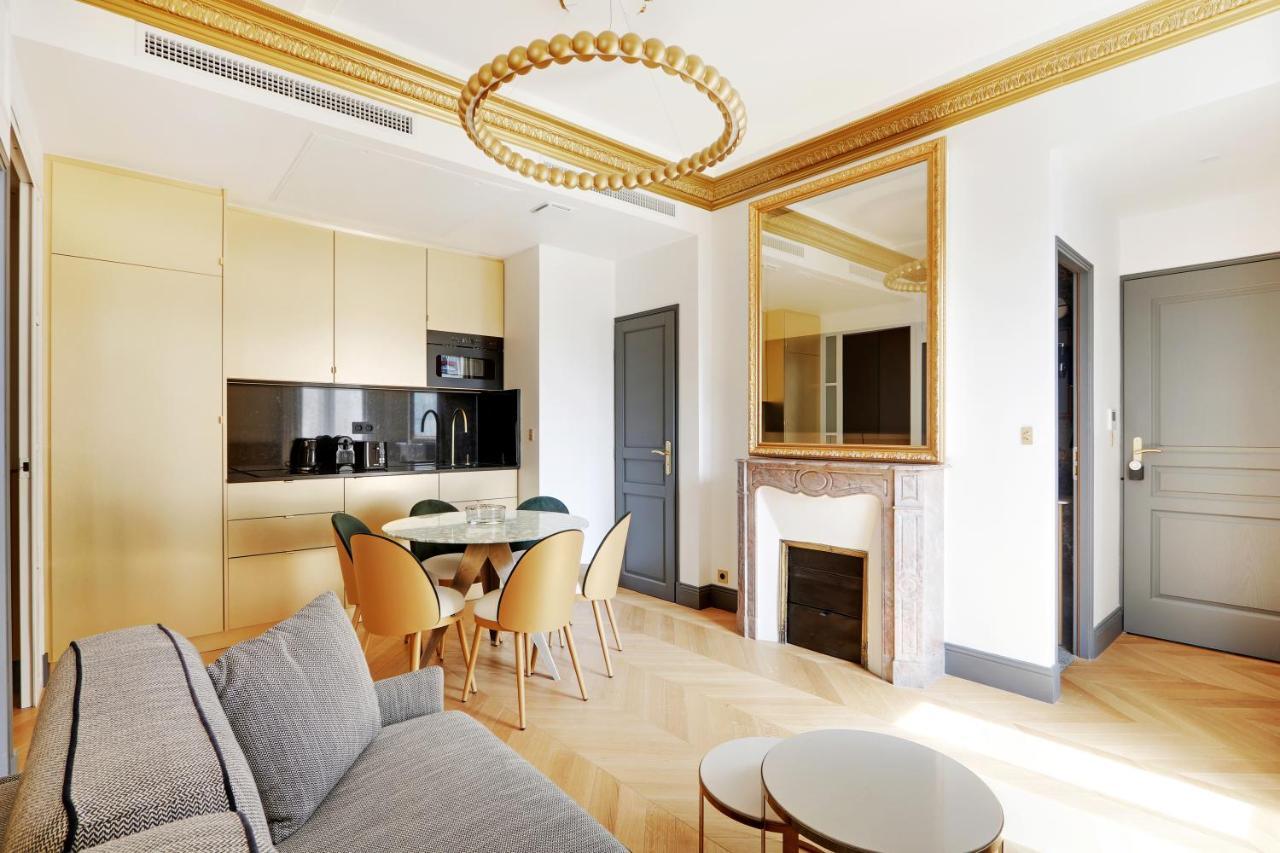 Pick A Flat's In Champs Elysees - Rue Du Colisee * Paris
