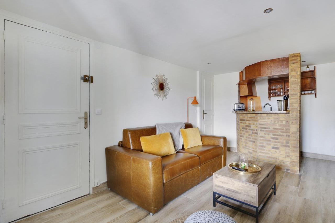 Pick A Flat's In Le Marais - Rue Saint Merri * Paris