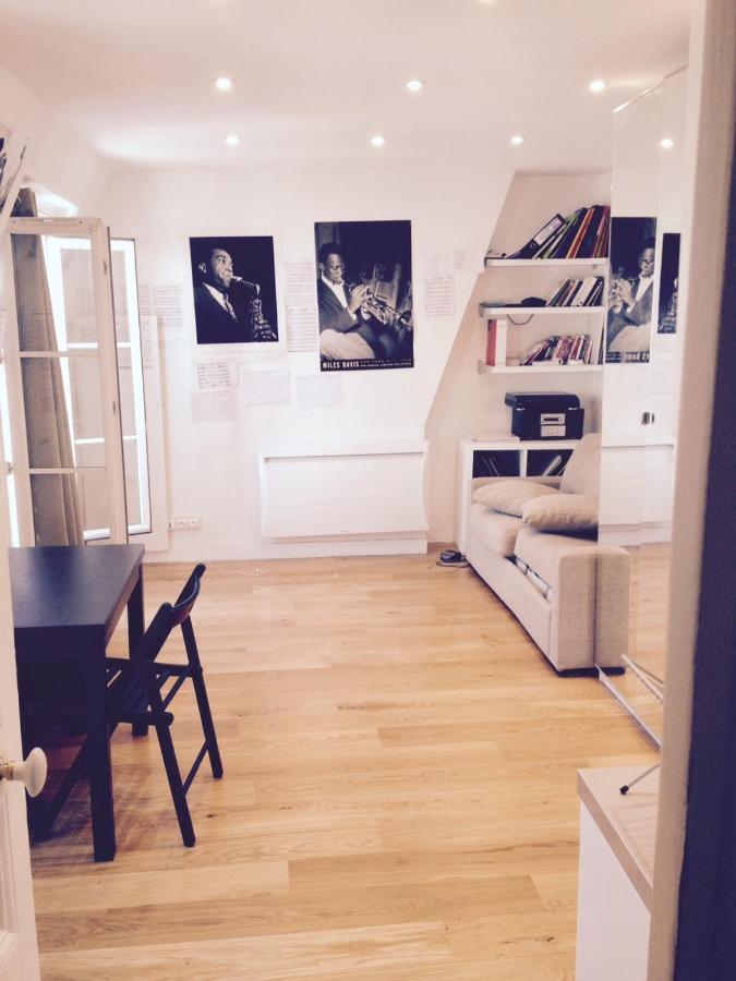 Apartment Montmartre Sous Les Toits Paris