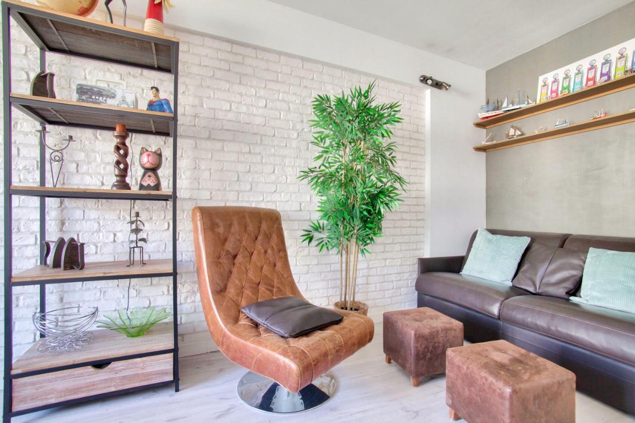 Luxurious Republique Pierre Leve Free Netflix Apartment
