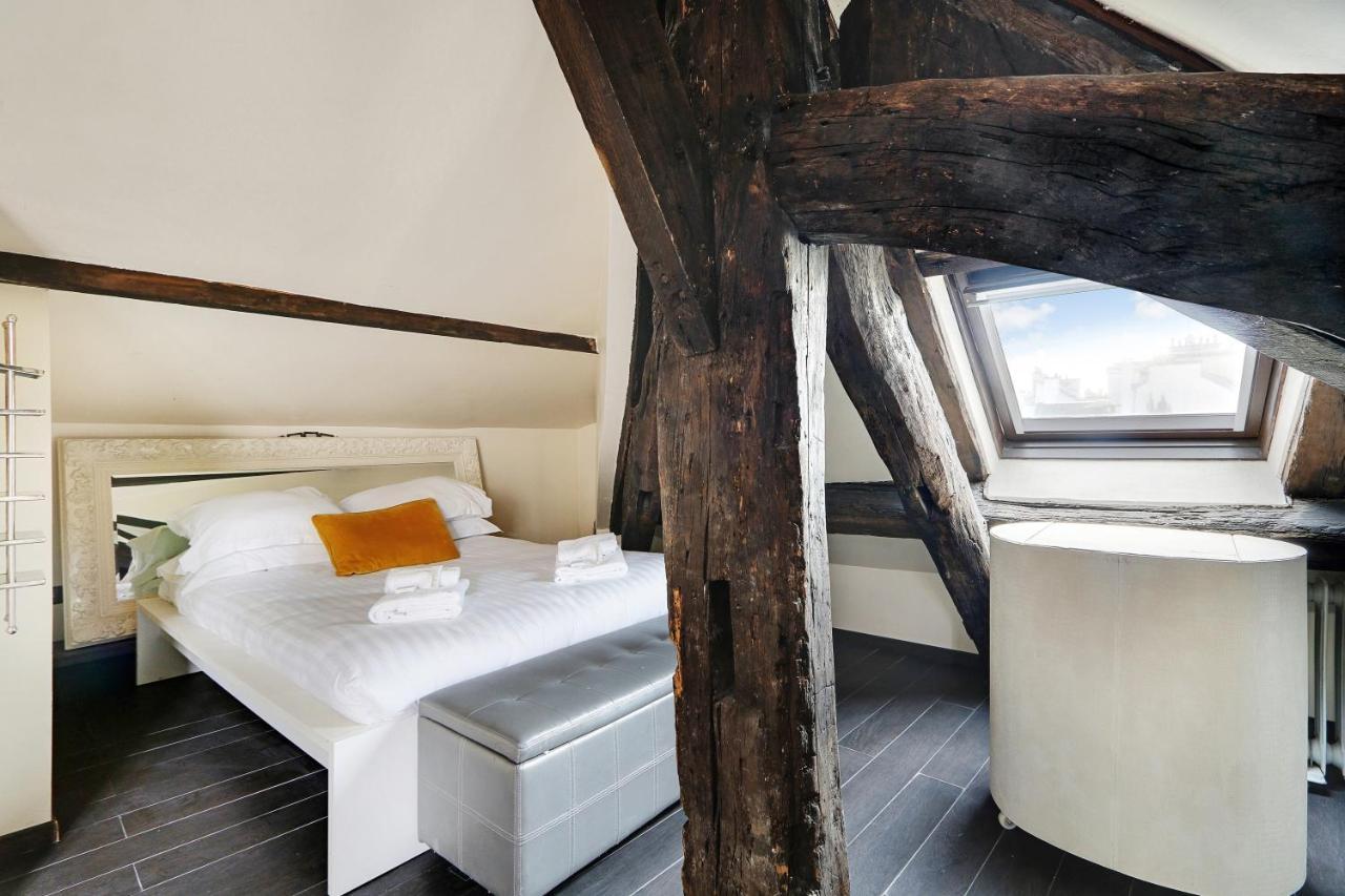 Pick A Flat's In Le Marais - Rue Saint Merri * Paris