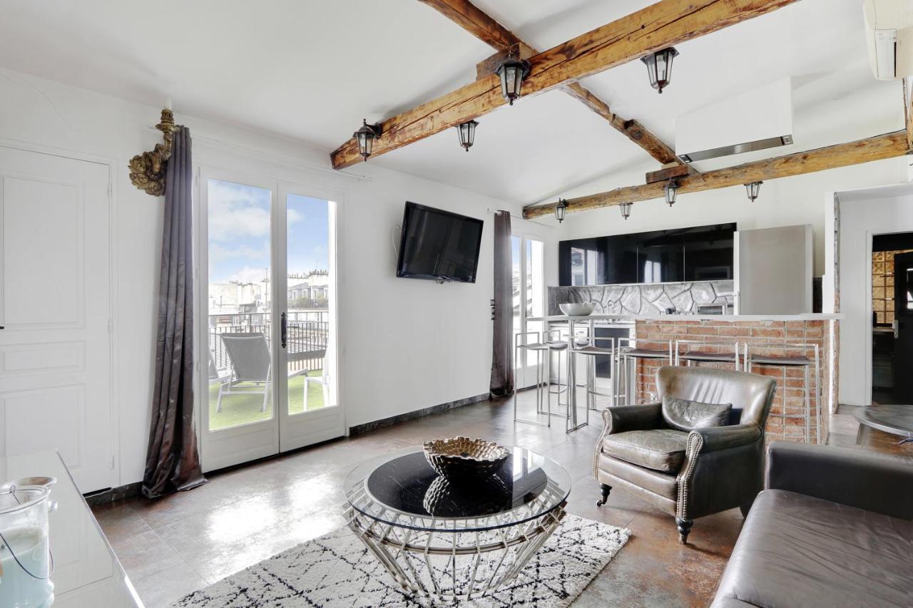 Pick A Flat's In Le Marais - Rue Saint Merri * Paris