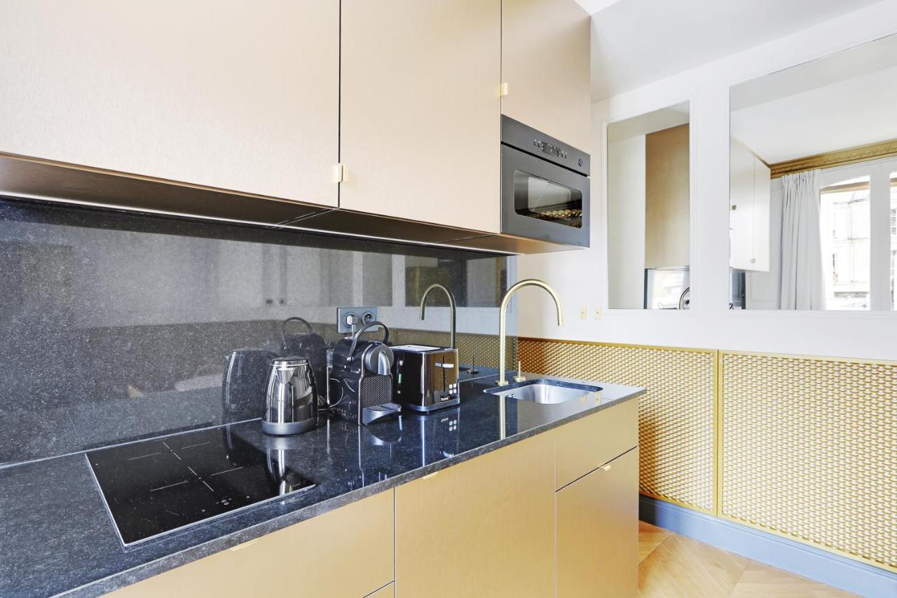 Pick A Flat's In Champs Elysees - Rue Du Colisee * Paris