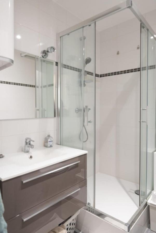 Small Comfortable Nest Near Montparnasse Apartment Paris