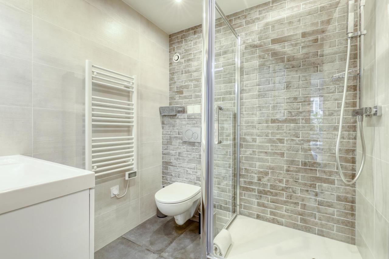 Apartment Branded New 4 Bdrs Flat - Huge Terrace - Prime Loc