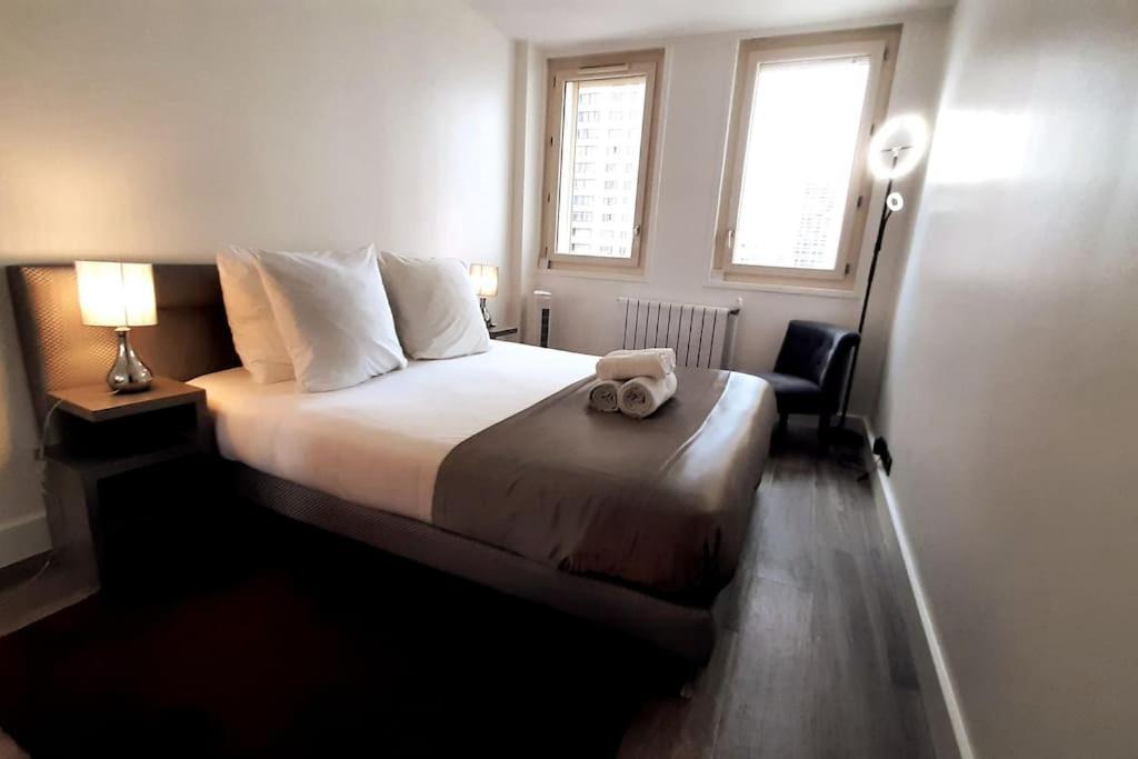 Spacious In Place Des Fetes * Paris