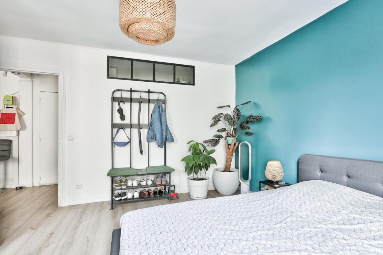 Bright For 4 People Apartment Paris