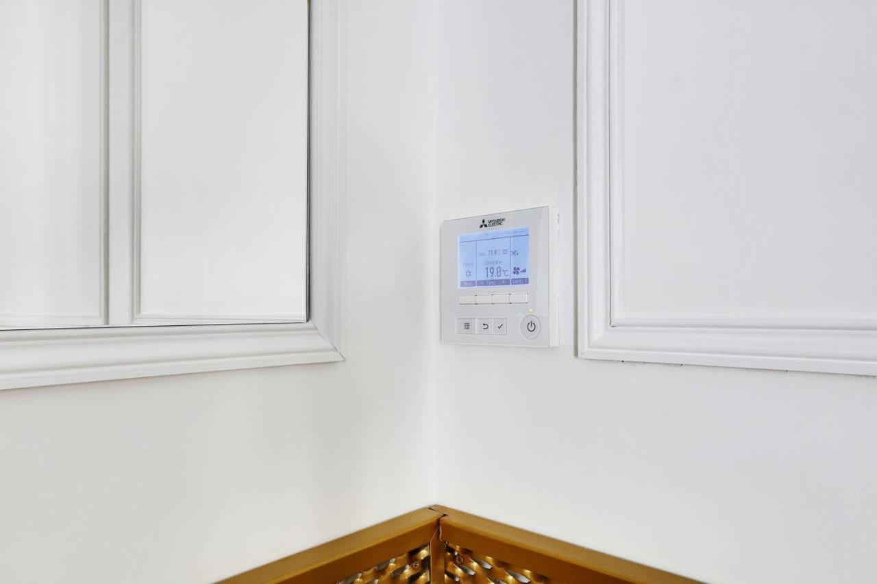 Apartment Pick A Flat's In Champs Elysees - Rue Du Colisee Paris
