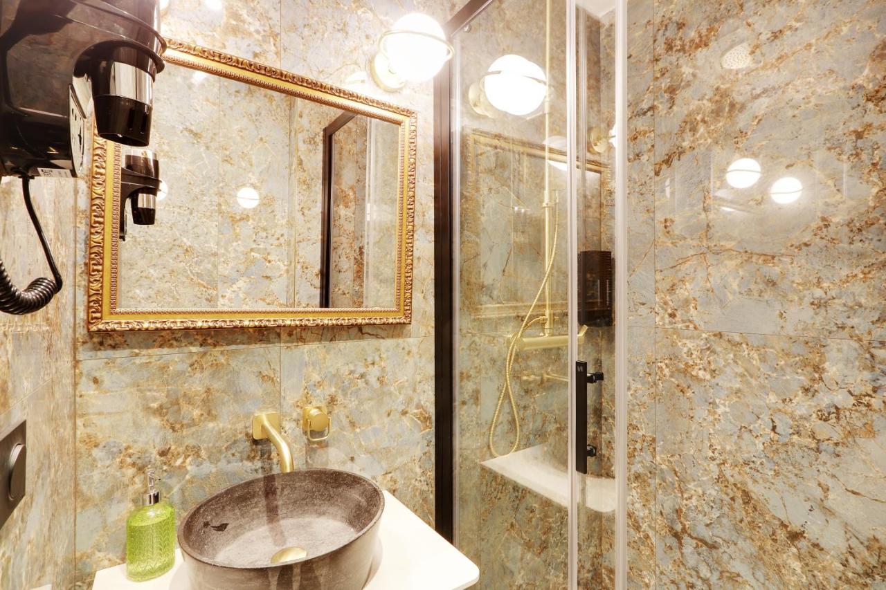 Pick A Flat's In Champs Elysees - Rue Du Colisee Apartment