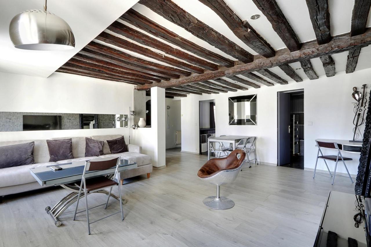 Pick A Flat's In Le Marais - Rue Saint Merri * Paris