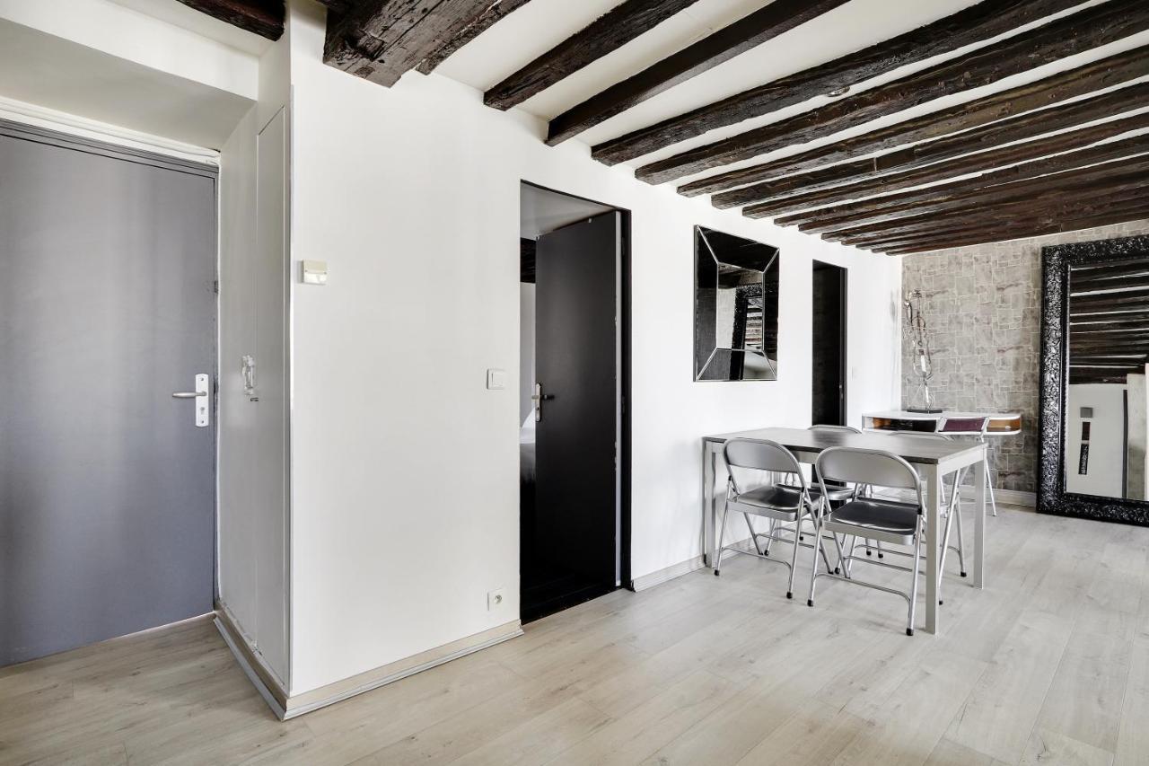 Pick A Flat's In Le Marais - Rue Saint Merri * Paris