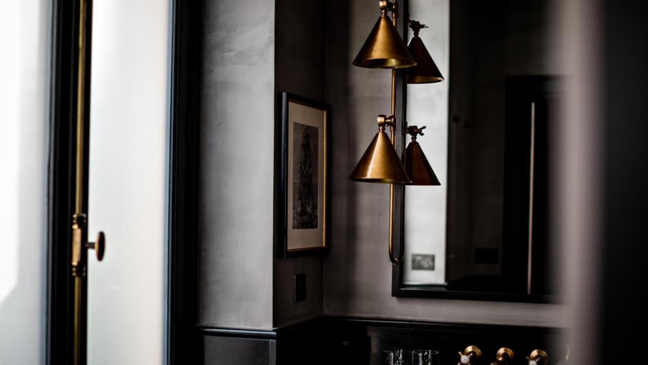 Hotel Monsieur George & - Champs-elysees
