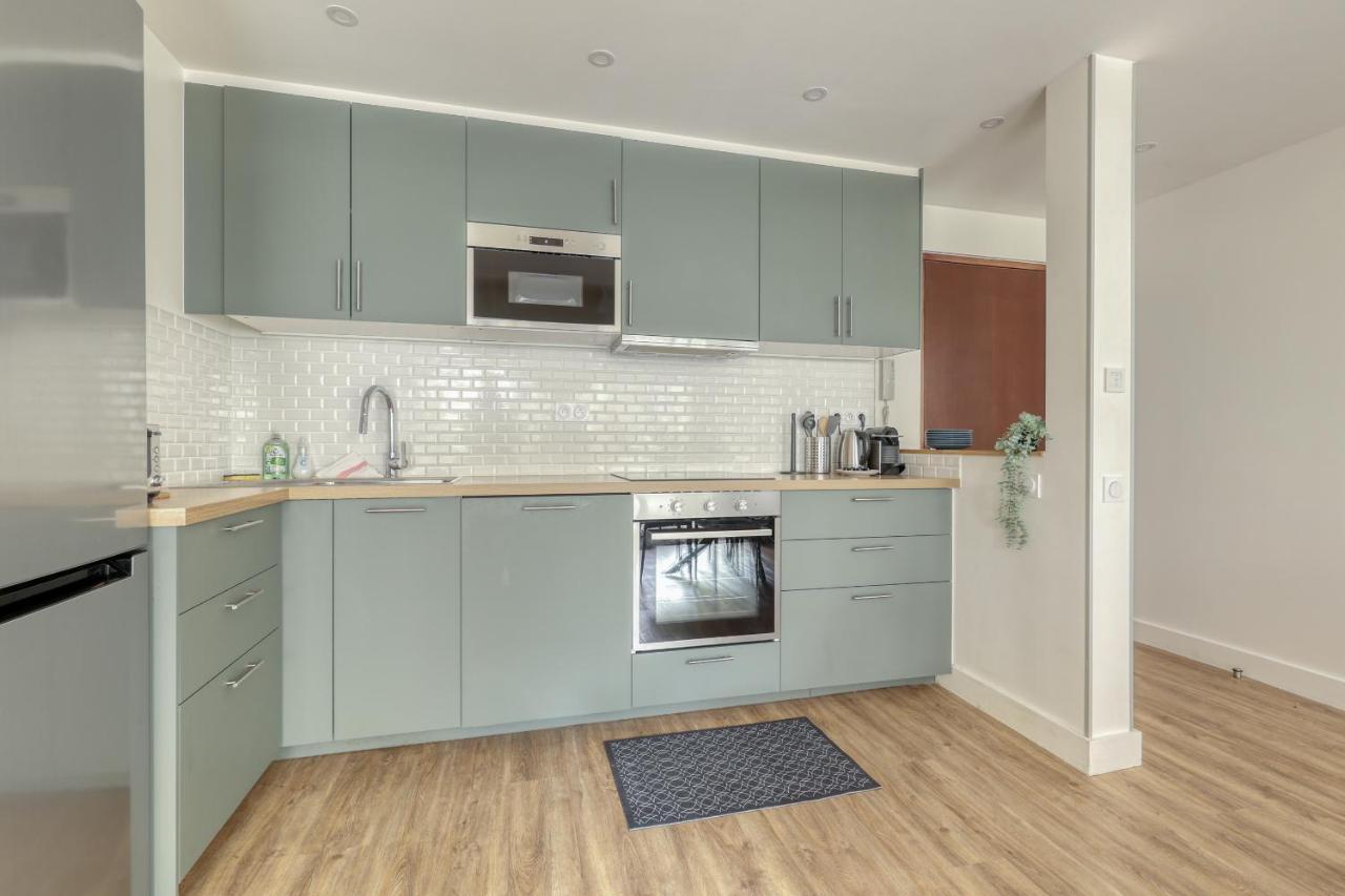 Branded New 4 Bdrs Flat - Huge Terrace - Prime Loc Apartment *