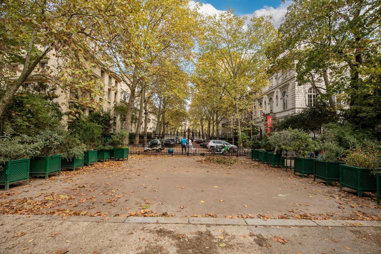 Le Du Parc Monceau Apartment