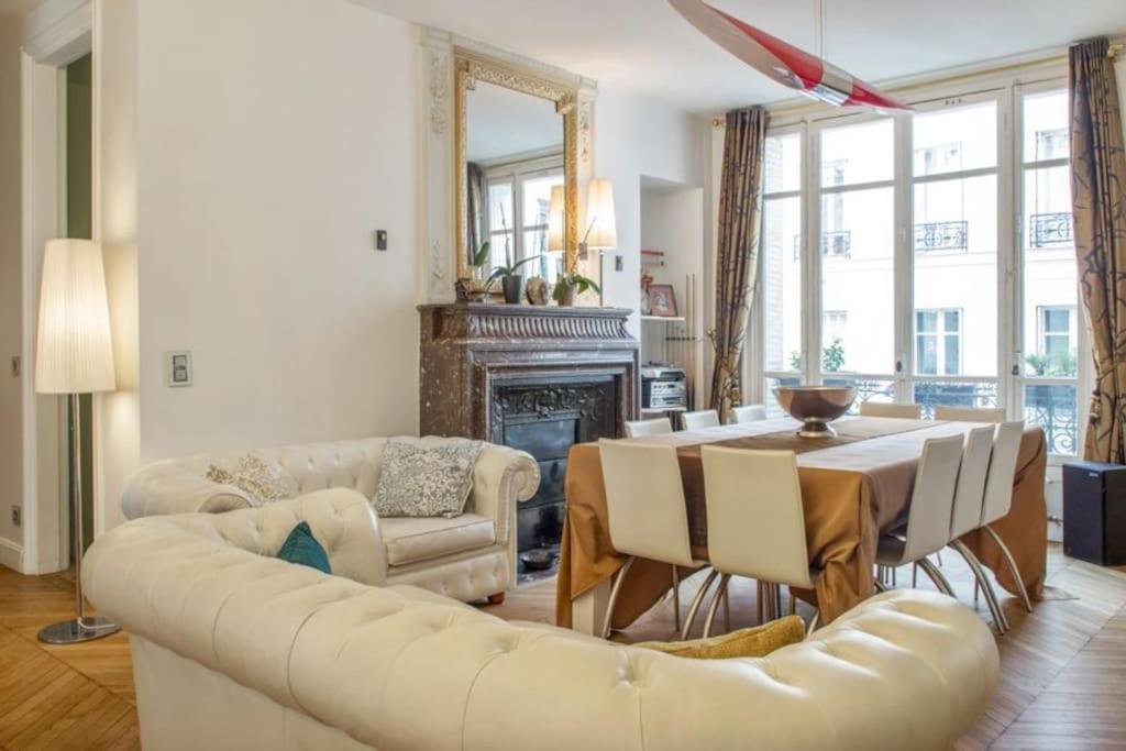 Arc De Triomphe - Luxury With A Sense Of Apartment