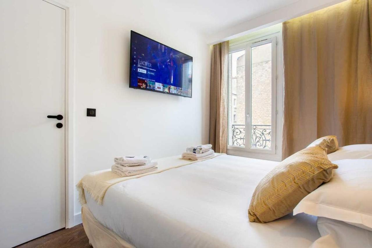 Chic And Cozy In The Heart Of Apartment Paris