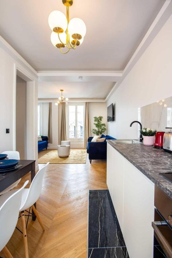 Apartment Chic And Cozy In The Heart Of