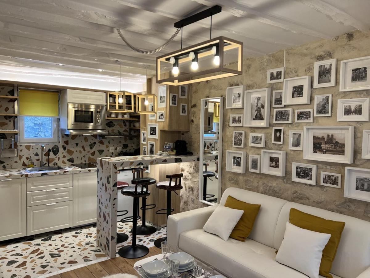 Apartment & Canal -