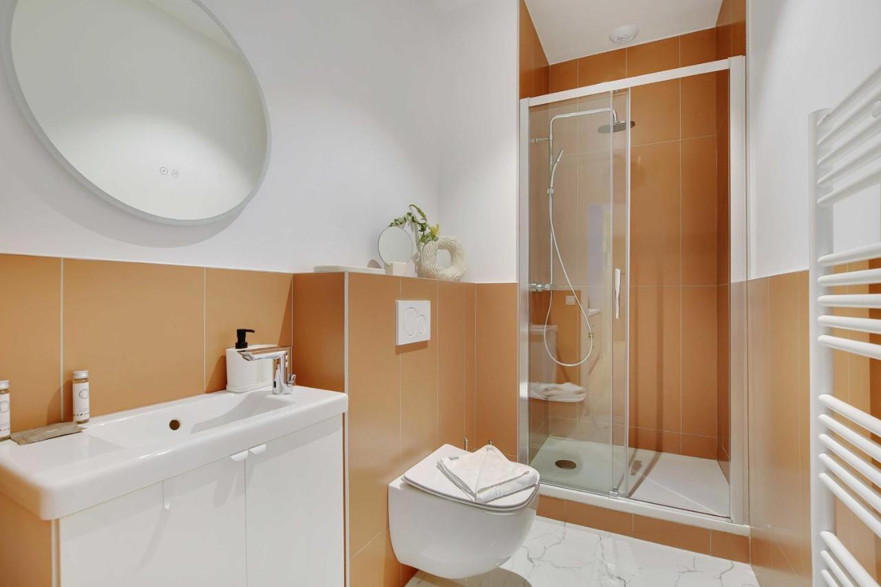 Modern - 2br-6p - Eiffel Tower Paris