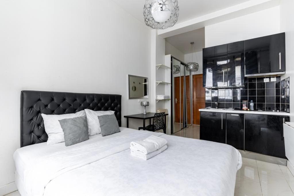 Hsh Cosy Studio Tesson Canal Saint Martin