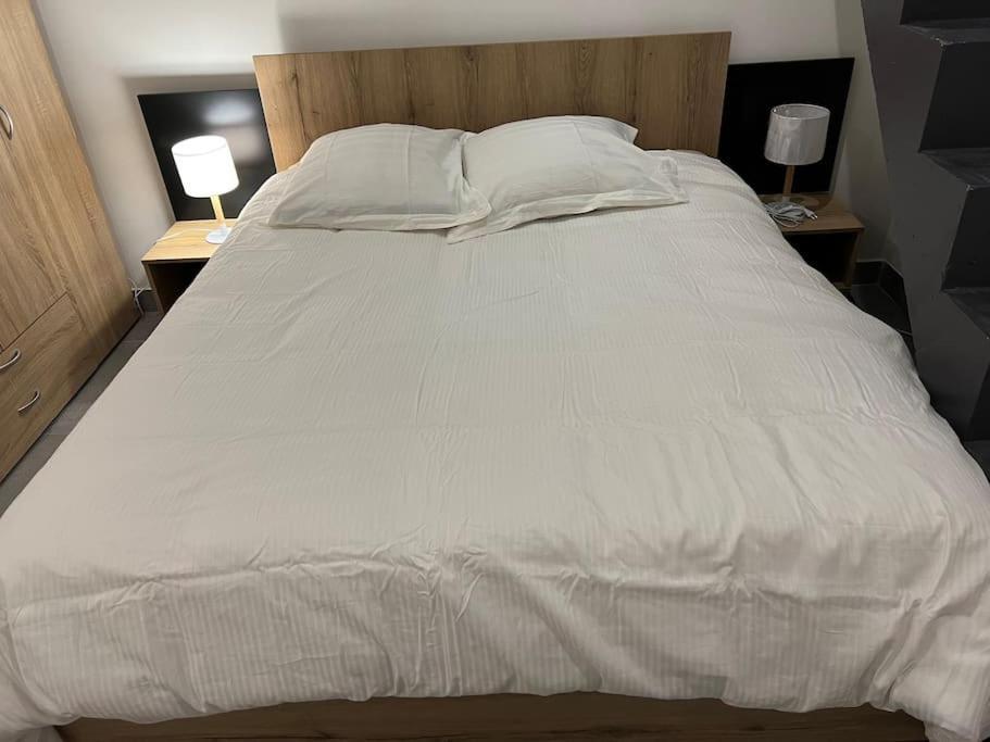Apartamento 3 Pieces Au Calme Avec 1 Acces Independant