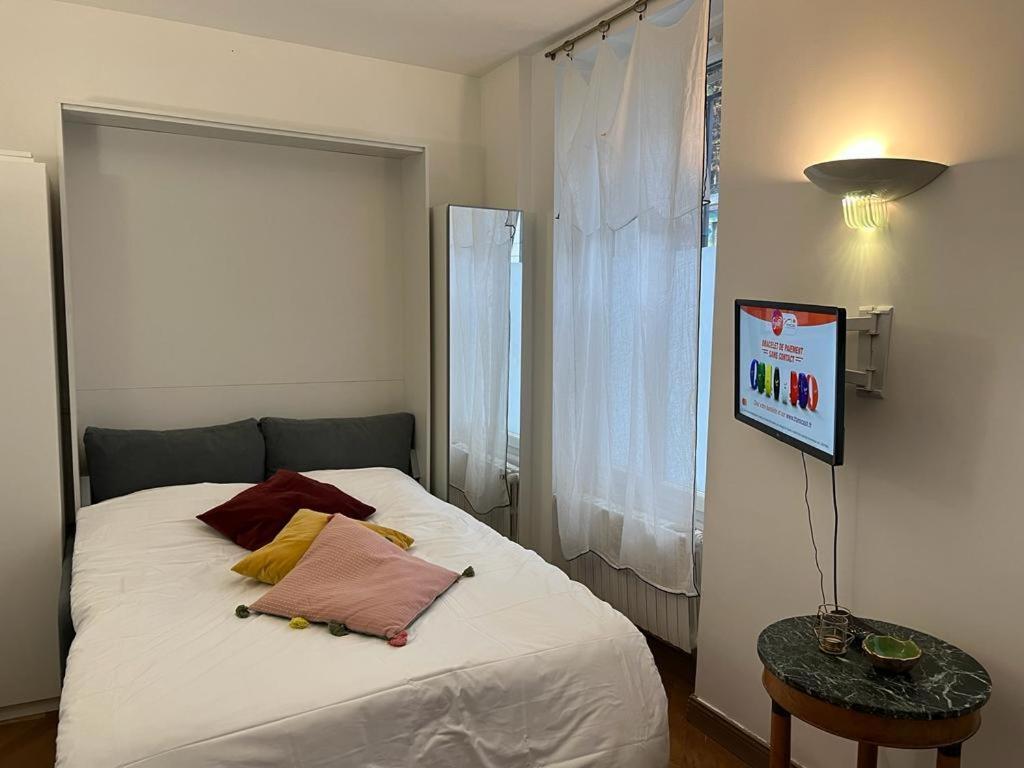 Studio De Charme De Verneuil Apartment *