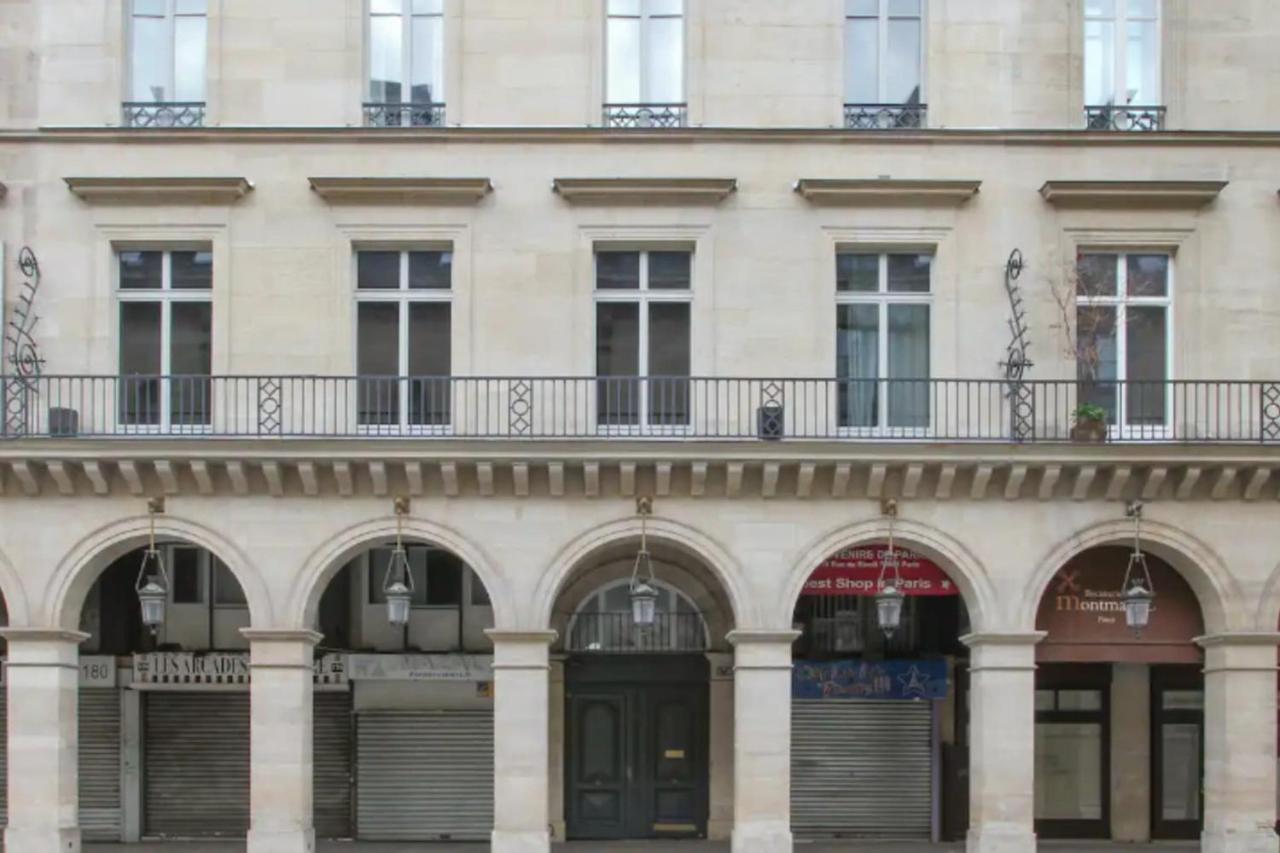 Charming Apt In An Exceptional Location In The Heart Of -louvre Paris
