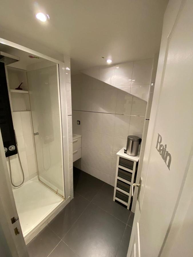 14 * Paris