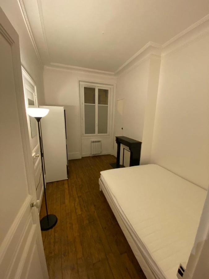 14 * Paris