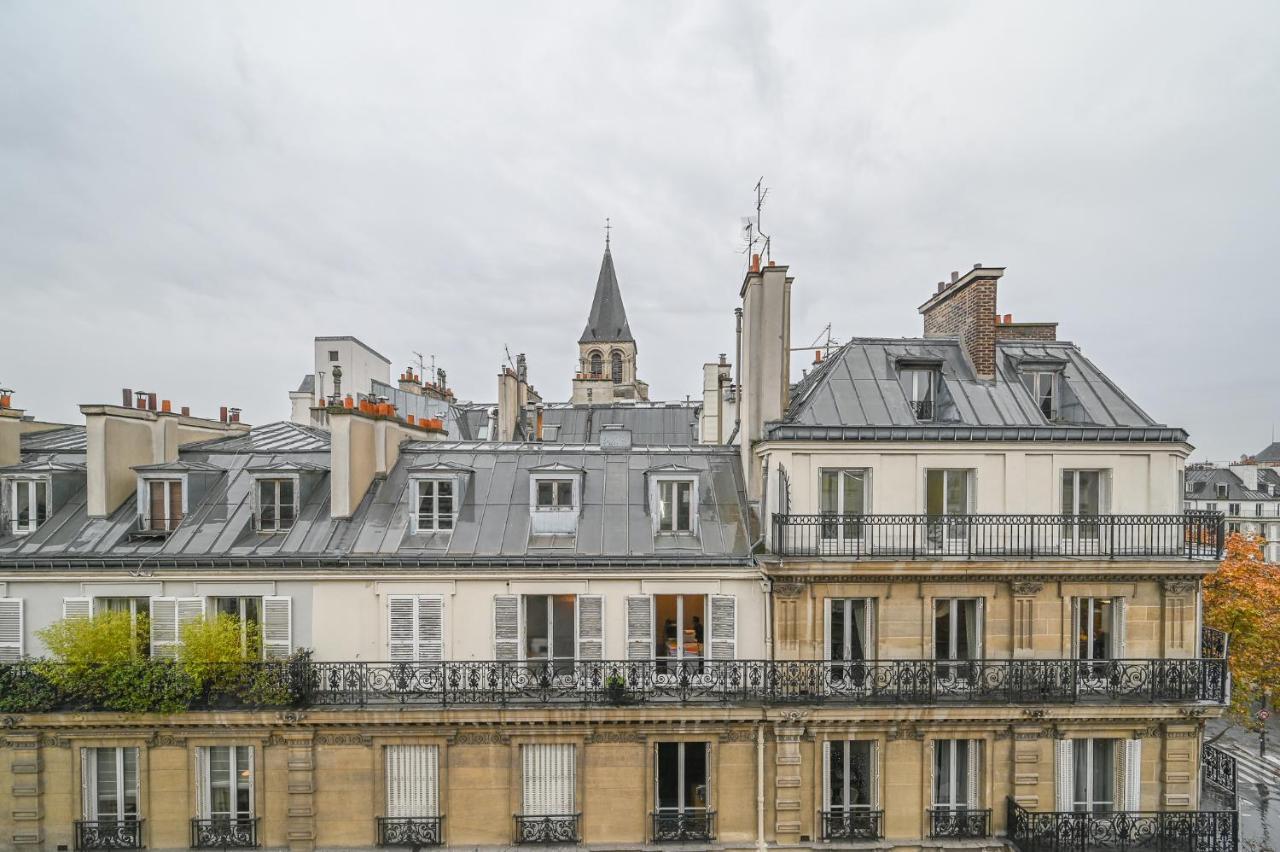 Appartement Place In Saint Germain Des Près Paris