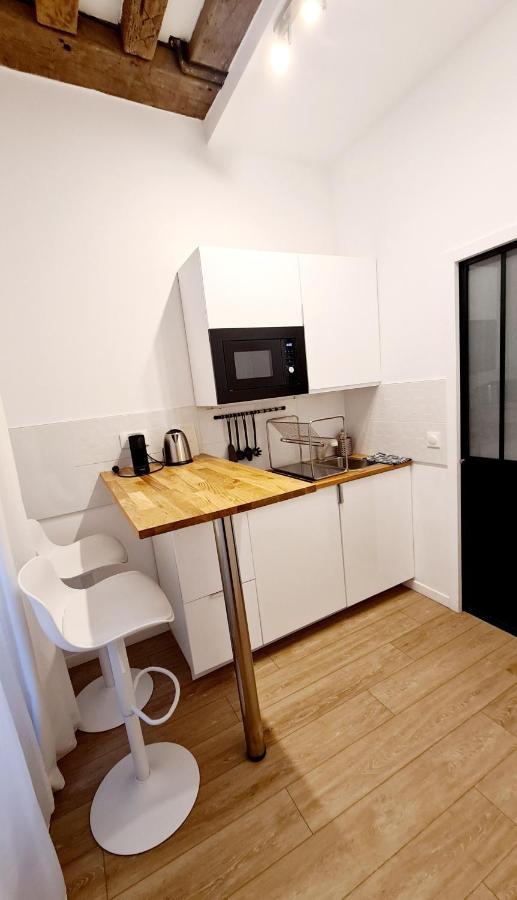 Transparent Marais Apartment