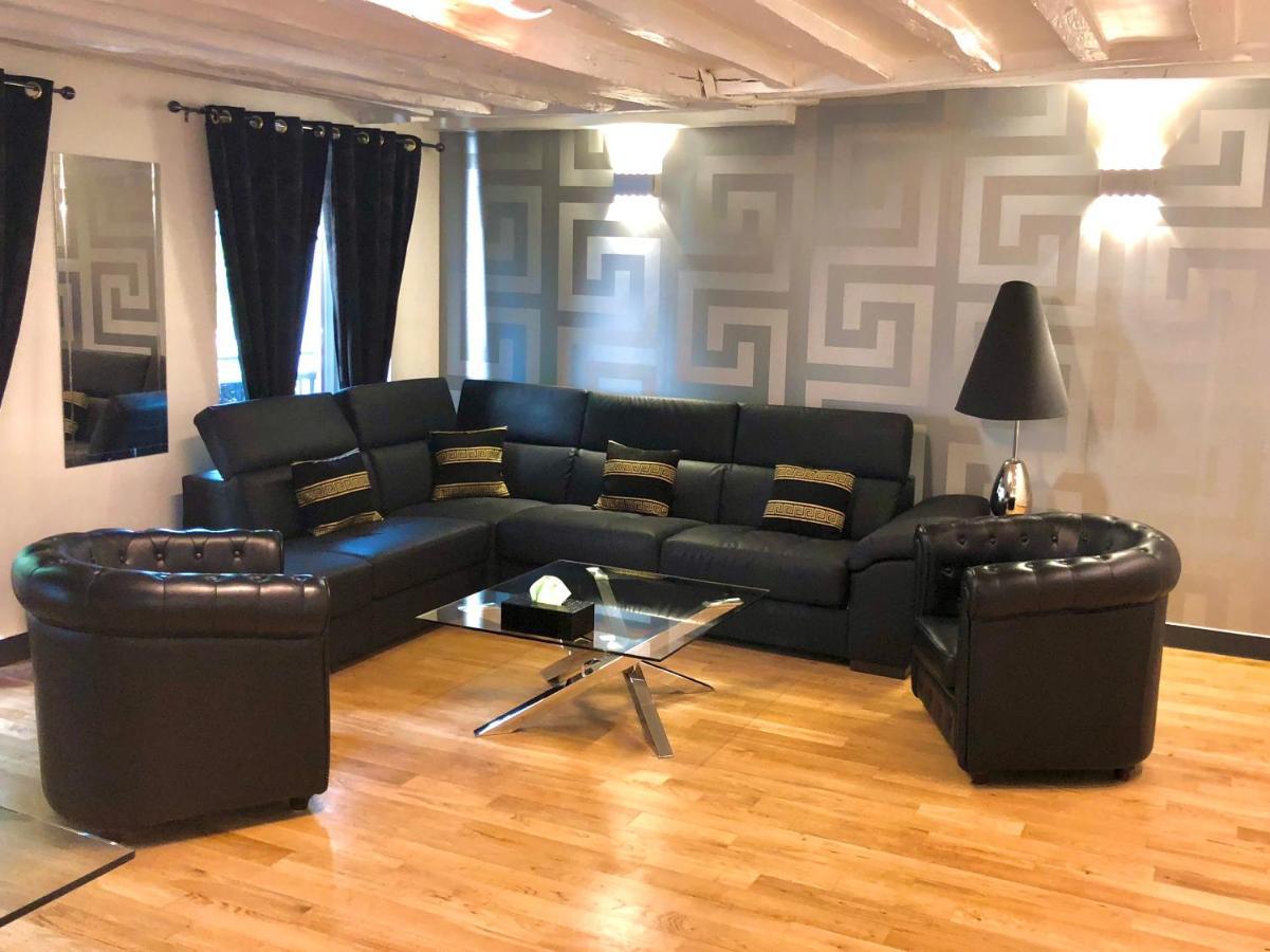 Apartment Champs Elysees 1 Paris