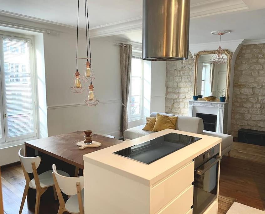 Center Of - Gare Est / Nord Appartement *